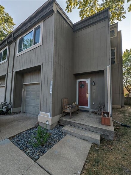 6620 Halsey St, Shawnee, KS 66216