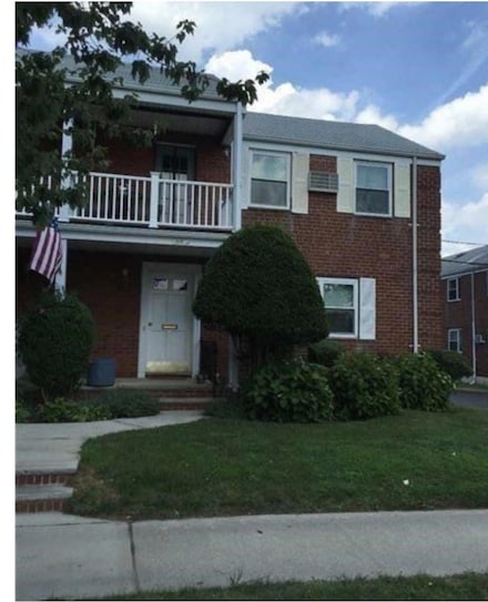 75-7 260th St Unit 1A, Glen Oaks, NY 11004