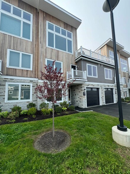 36 Vantage Point Dr Unit 4, Laconia, NH 03246