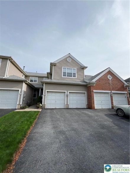 4224 Creek Rd, Allentown, PA 18104