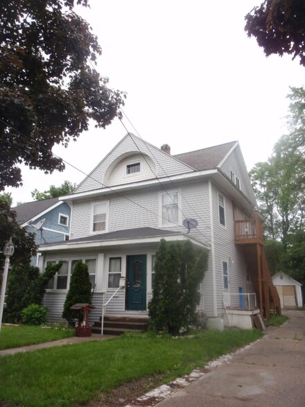 845 Bates St SE, Grand Rapids, MI 49506