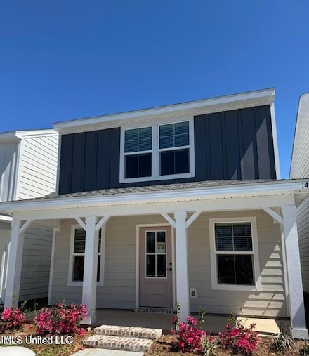 138 Coral Breeze Dr, Biloxi, MS 39531