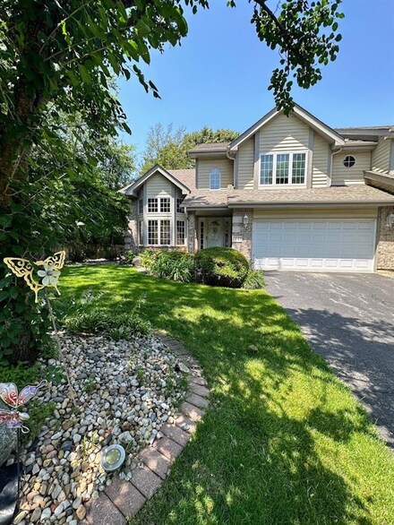 1445 Carriage Oaks Ct, Dyer, IN 46311