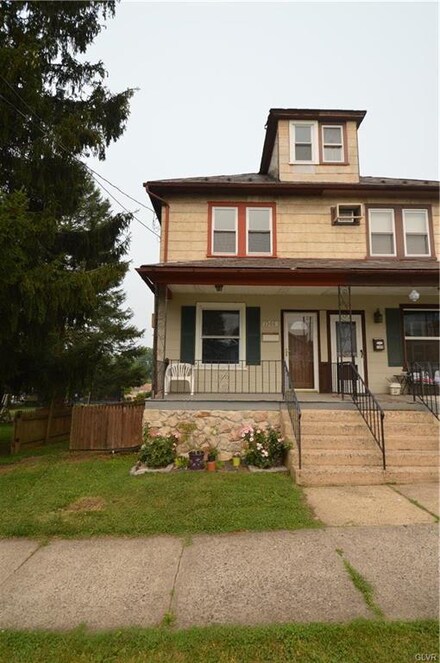 1366 Jefferson St, Hellertown, PA 18055