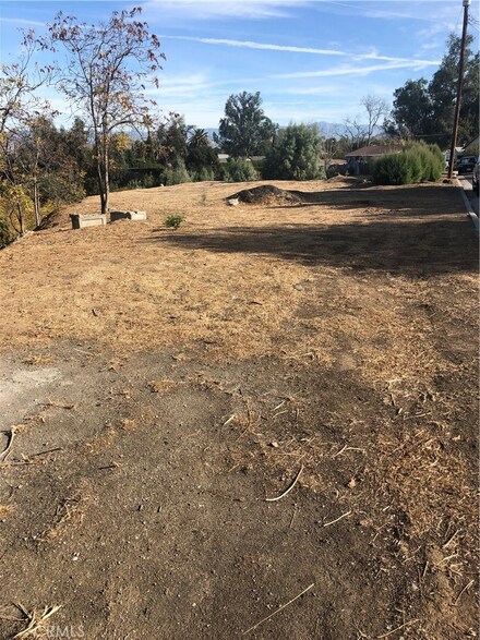 2275 Northbend St, Riverside, CA 92501