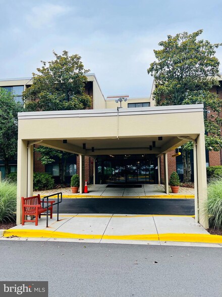 2921 N Leisure World Blvd Unit 1212, Silver Spring, MD 20906