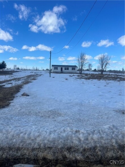 1077 W Lake Rd, Heuvelton, NY 13654