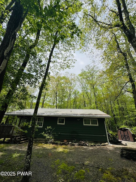 807 Woodland Ct, Lords Valley, PA 18428