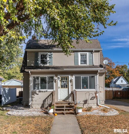 803 Oxford Ave, Pekin, IL 61554