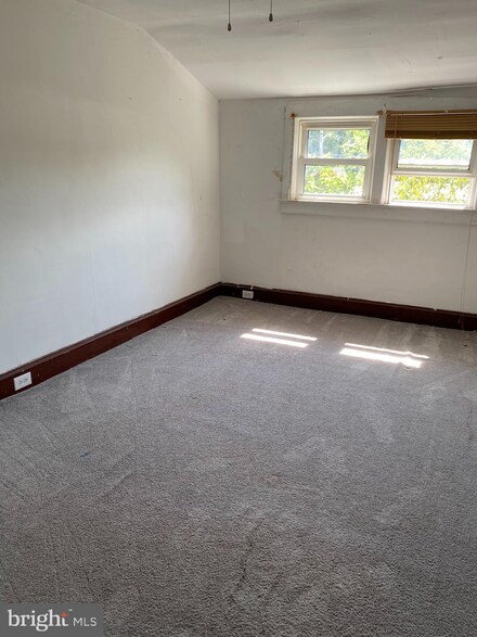 809 Orchard Ave, Runnemede, NJ 08078