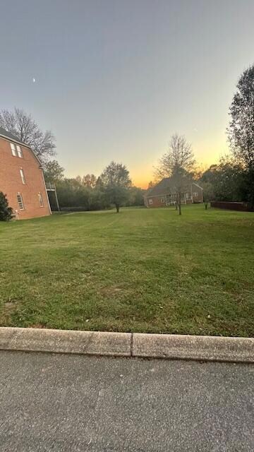 9842 Leslie Sandidge Dr, Ooltewah, TN 37363