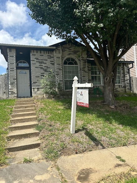 1529 Savannah St, Mesquite, TX 75149