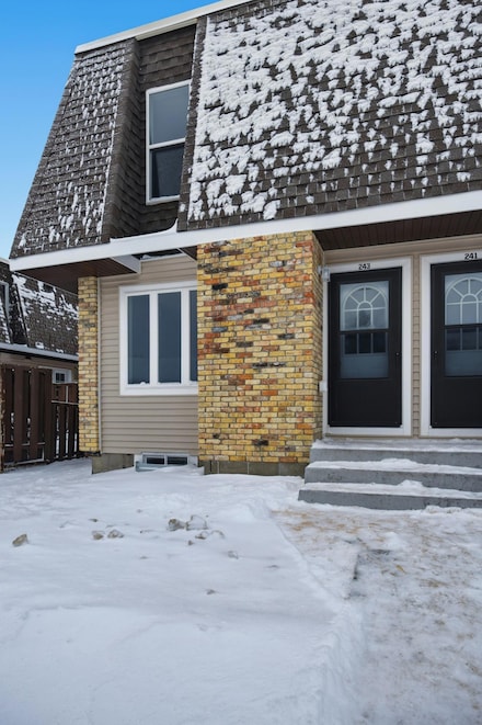 243 12 1 2 Ave E, West Fargo, ND 58078