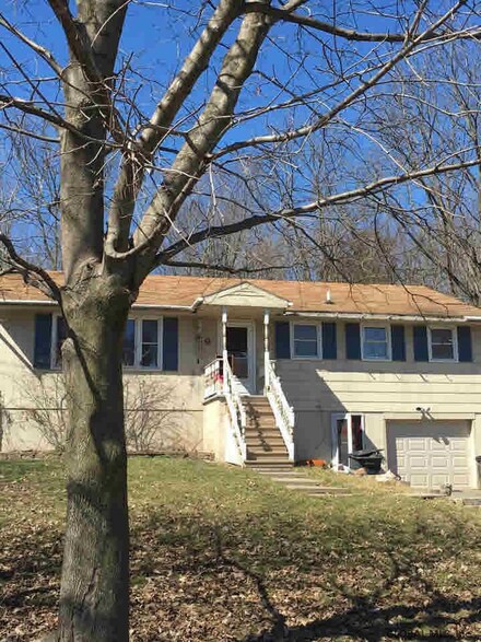 9 Herkimer St, Victory Mills, NY 12884