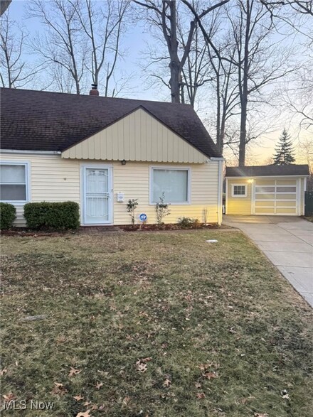 23304 Pam Ct, Euclid, OH 44123
