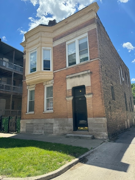 847 E 65th St Unit 2, Chicago, IL 60637