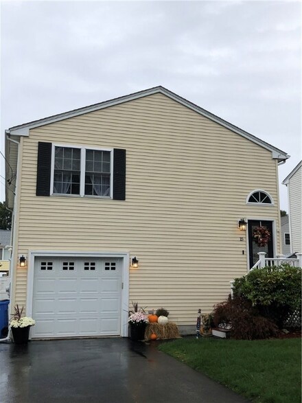 15 Valley St, Cumberland, RI 02864