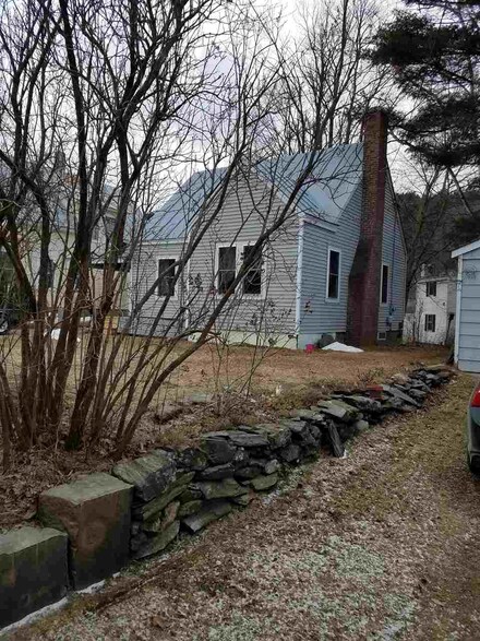 8 Enright Ave, Windsor, VT 05089