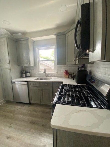 6 Stone Ave, Elmwood Park, NJ 07407