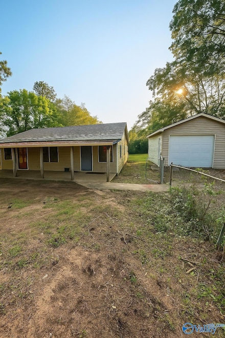 1120 County Road 319, Trinity, AL 35673