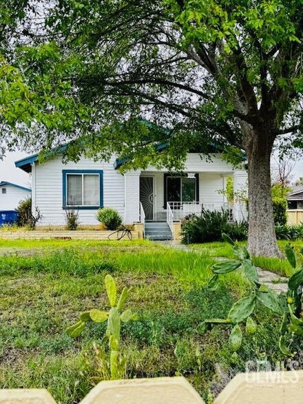 1324 Belle Terrace, Bakersfield, CA 93304