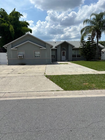 233 Red Maple Dr, Kissimmee, FL 34743