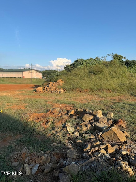 348 Monroe Dr, Bristol, TN 37620