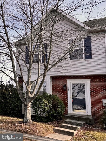 101 Amethyst Ct, Stephens City, VA 22655