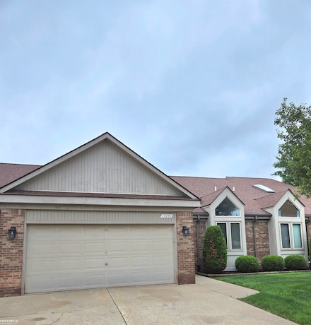 15855 Angelo Ln, Clinton Township, MI 48038
