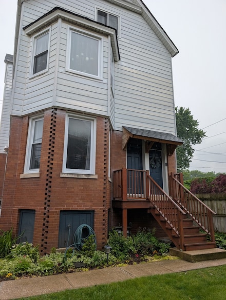 2437 W Ainslie St Unit 1R, Chicago, IL 60625