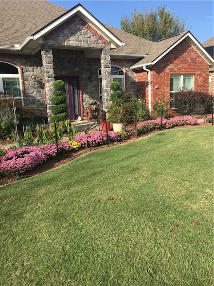1909 Villa View Dr, Siloam Springs, AR 72761