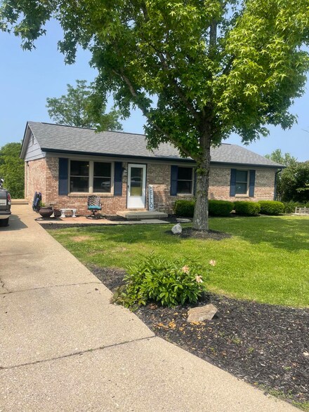 9 Chapman Ct, Falmouth, KY 41040