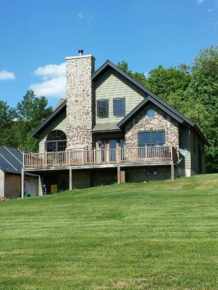 667 Southbridge Rd, West Brookfield, MA 01585