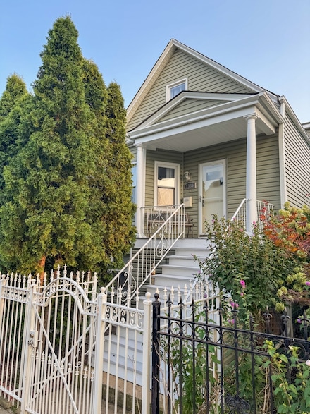 3335 W Cuyler Ave, Chicago, IL 60618