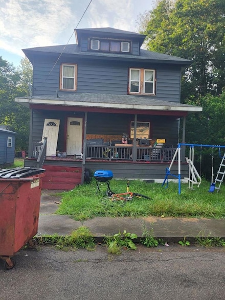 23 Mechanic St, Rouseville, PA 16344