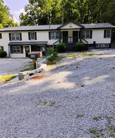 202 Edwards St, Bremen, GA 30110