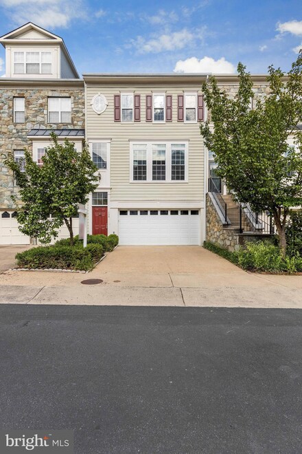 106 Browns Mill Dr, Alexandria, VA 22304