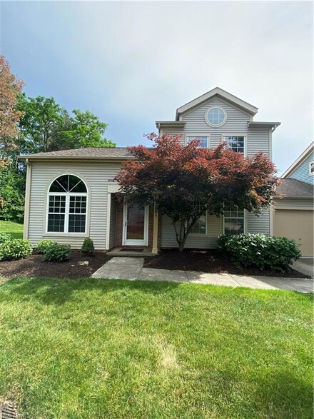 8535 Ravenswood Ln, MacEdonia, OH 44056