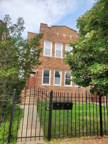 1710 N Meade Ave Unit 2, Chicago, IL 60639