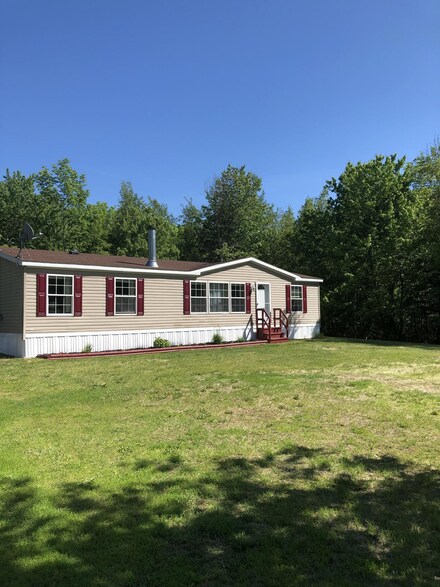 59 Tobey Rd, Canaan, ME 04924