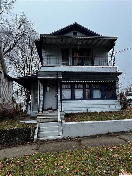 24 Center St, Jamestown, NY 14701