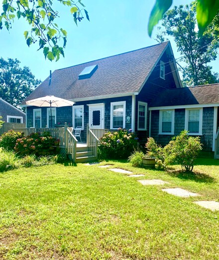 17 S Village Dr, West Dennis, MA 02670