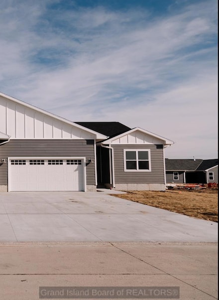1021 Rylie Way, Grand Island, NE 68803