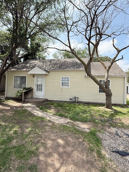 153 S Young St, Wichita, KS 67209