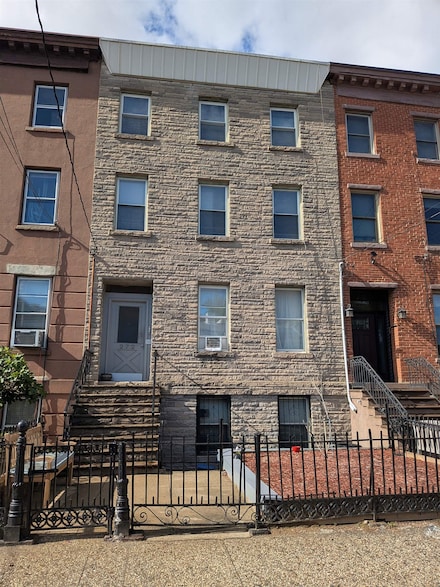 272 3rd St Unit 4, Jersey City, NJ 07302