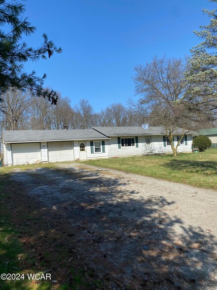 2075 Rainbow Dr, Lima, OH 45801