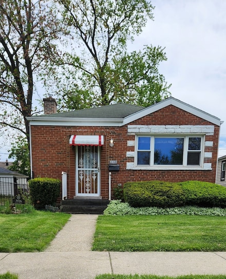 3416 Adams St, Bellwood, IL 60104