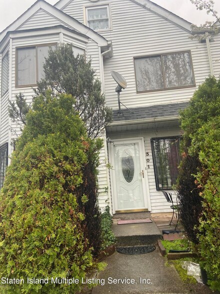 301 Andros Ave, Staten Island, NY 10303