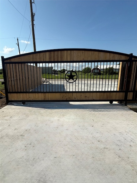 17310 Cowan Rd, Alvin, TX 77511