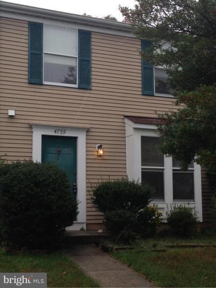 4759 Hersand Ct, Woodbridge, VA 22193